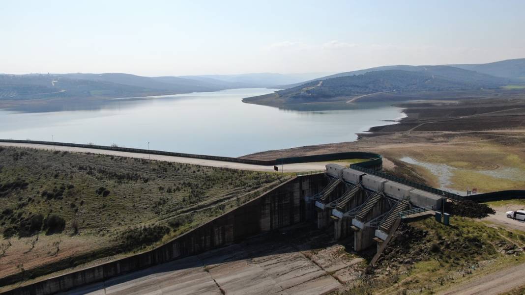 O detay gözlerden kaçmadı! 'Baraj kapakları patladı!' iddiası paniğe neden olmuştu, barajın son hali görüntülendi 3